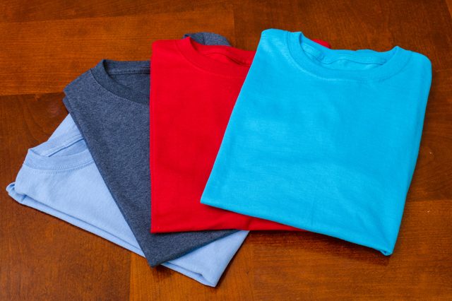 fold-tee-shirts