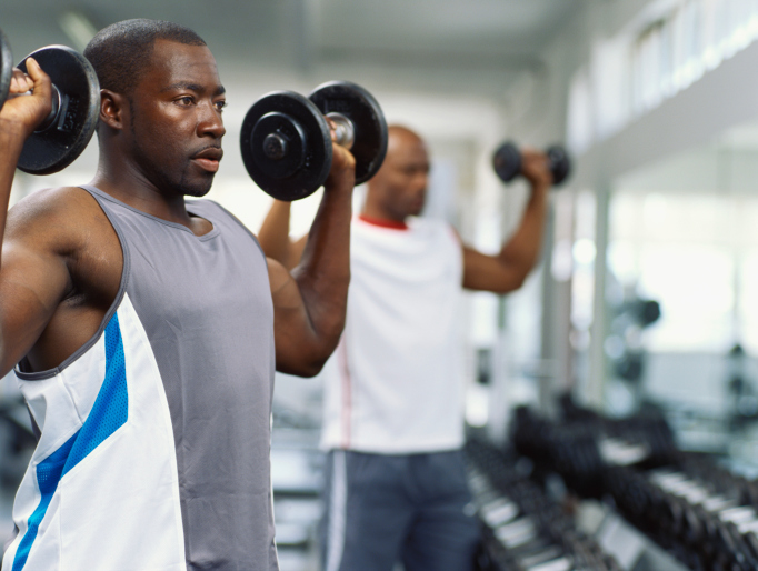 man-lift-weights-gym