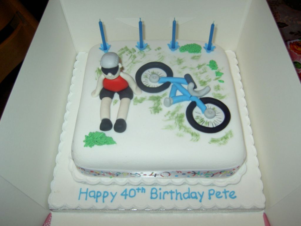 cake for 40 year old man with a bicycle